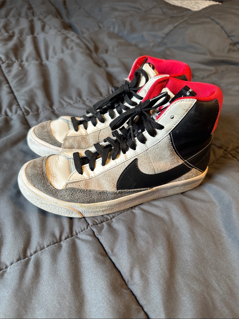 Boys Nike Blazer High-Top in White, Black & Red Size 5Y
